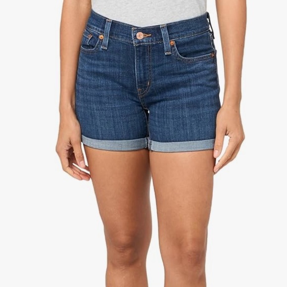 ❌ SOLD ❌ Levi’s Mid-Rise Stretchy Jean Short - Picture 1 of 6